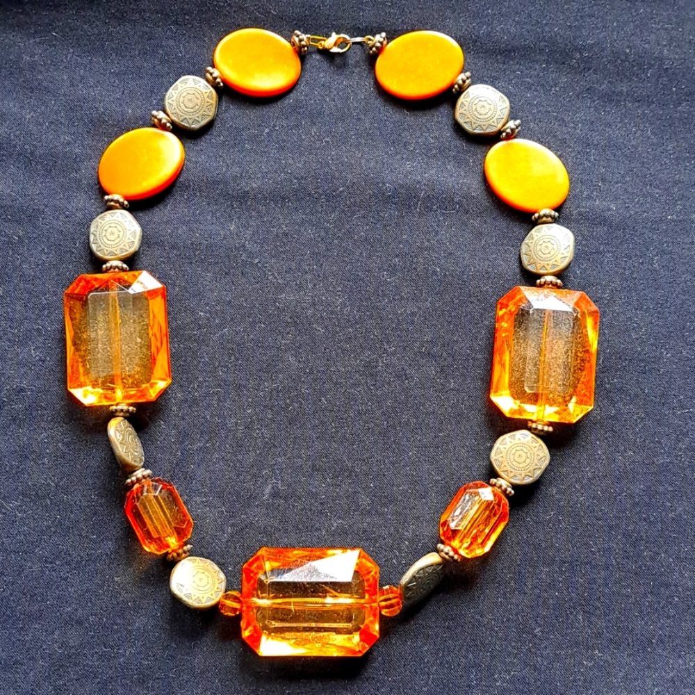 Amber Bronze * Necklace Metal and Plastic Beads 220 A